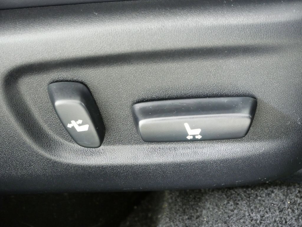 Thumbnail: 2013 Lexus CT - 22