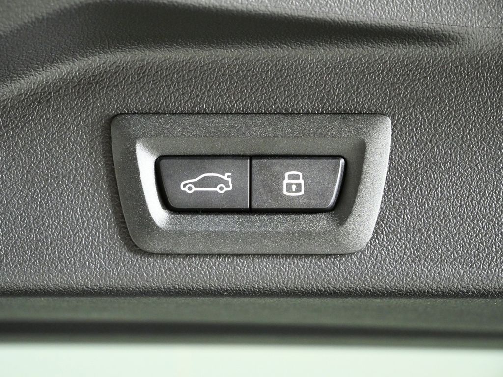 Thumbnail: 2026 BMW X5 - 30