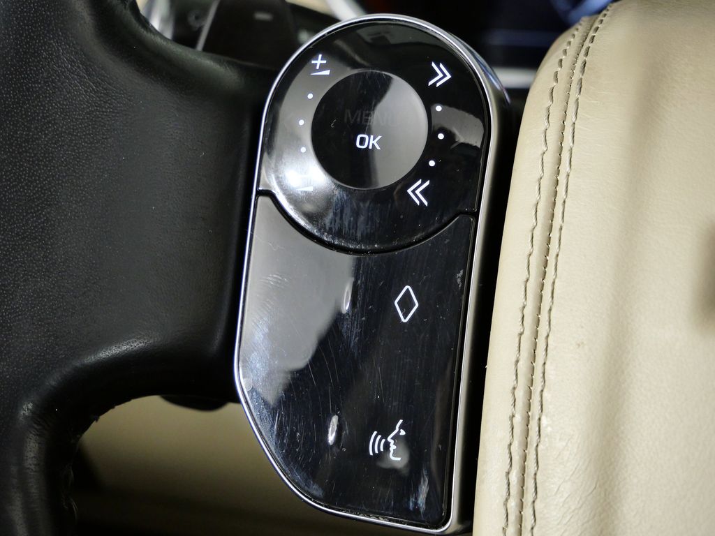 Thumbnail: 2018 Land Rover Range Rover - 41