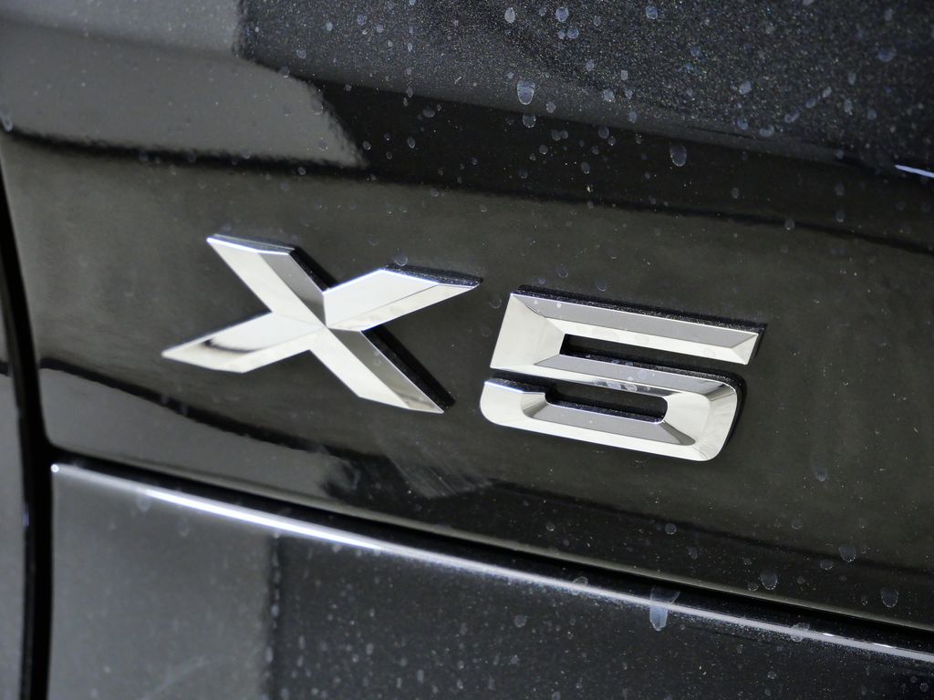 Thumbnail: 2026 BMW X5 - 13