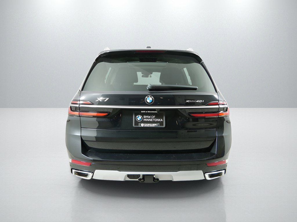 Thumbnail: 2026 BMW X7 - 10