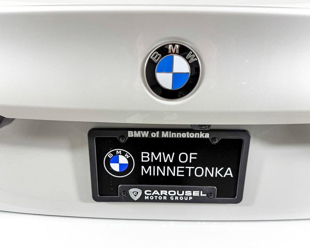 Thumbnail: 2025 BMW 5 Series - 15