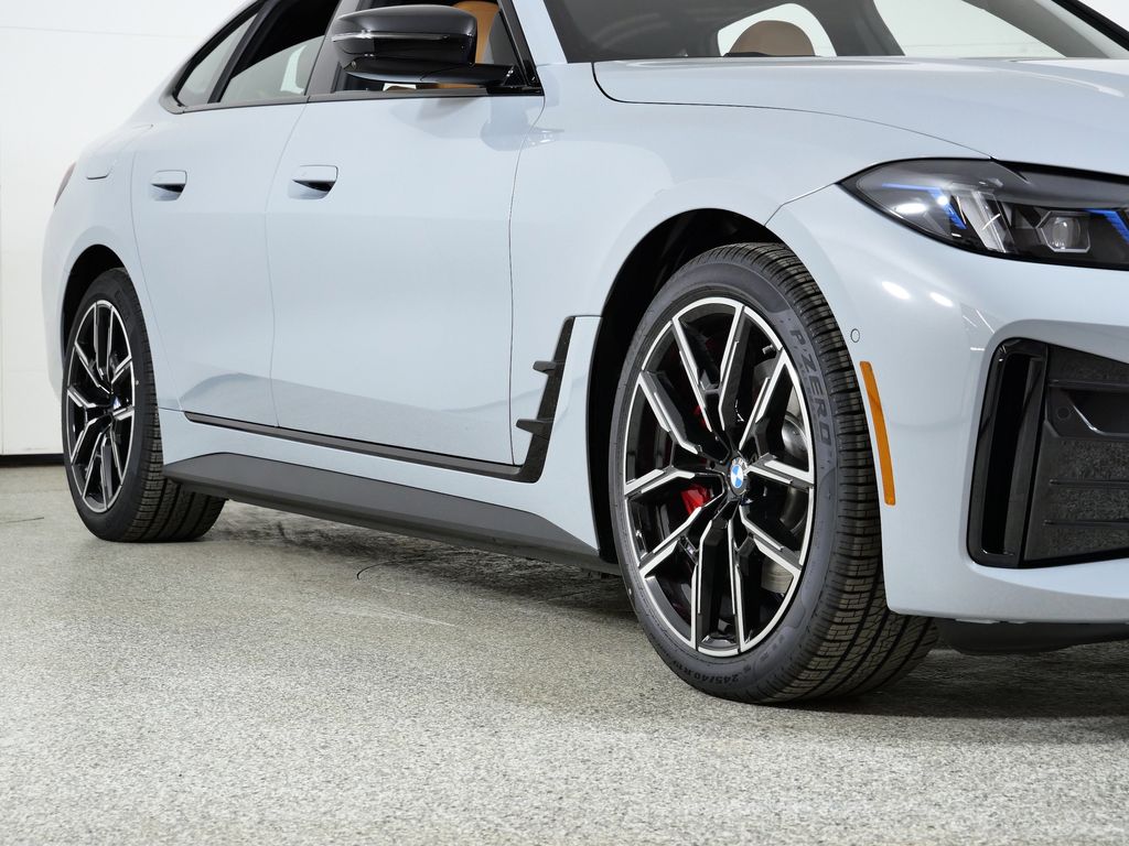 Thumbnail: 2026 BMW i4 - 6