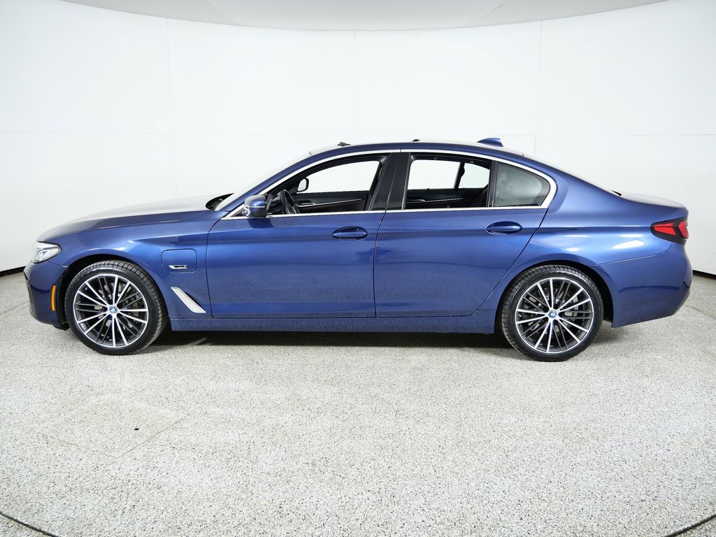 Thumbnail: 2023 BMW 5 Series - 18