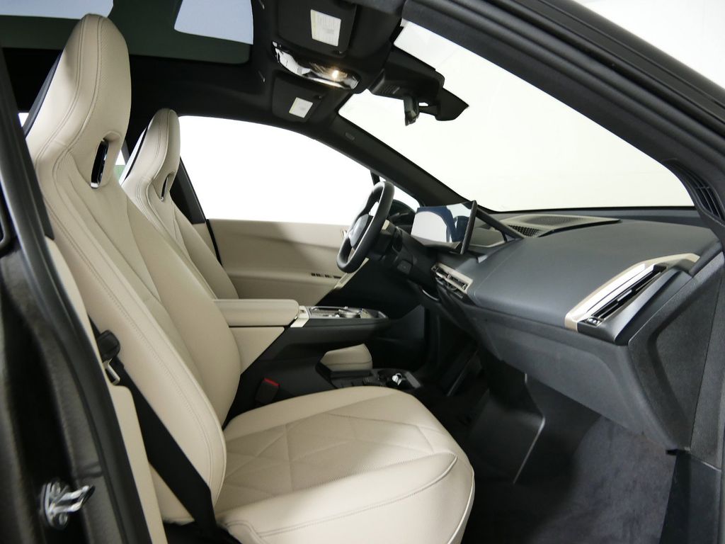 2025 BMW iX xDrive50 21