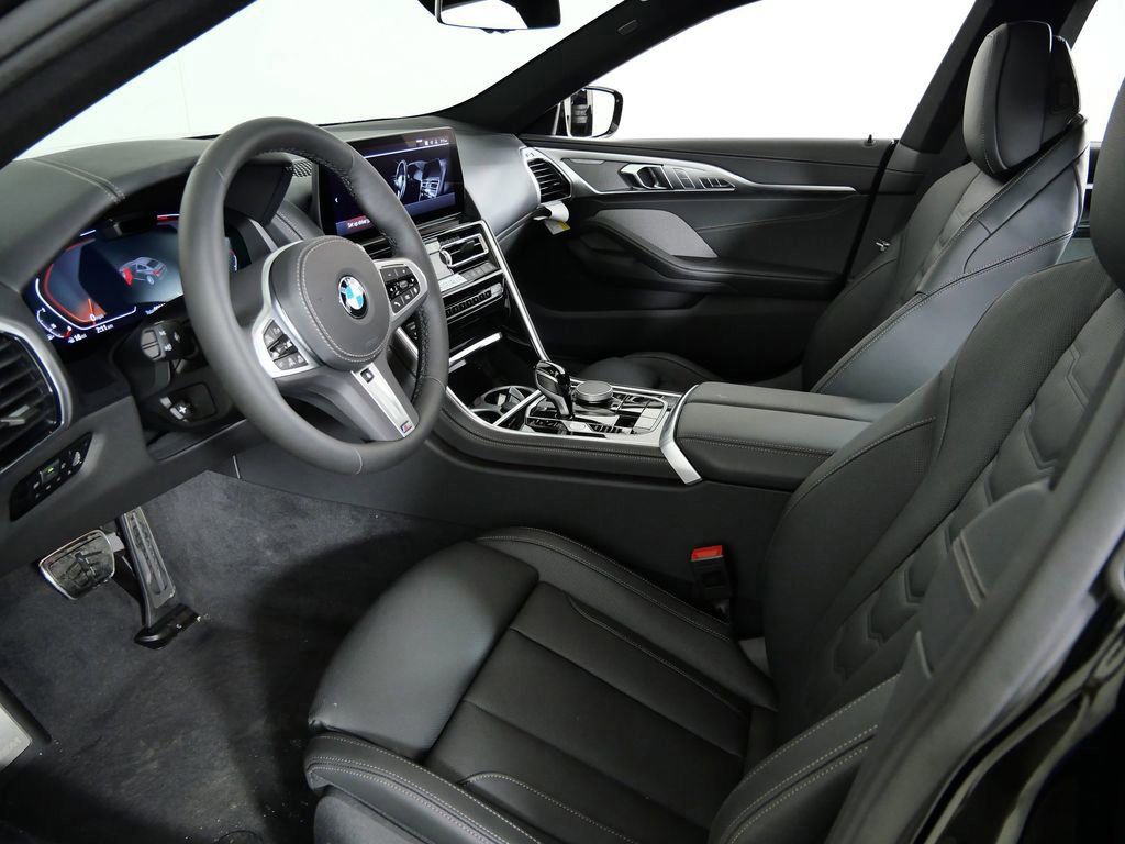 Thumbnail: 2026 BMW 8 Series - 34