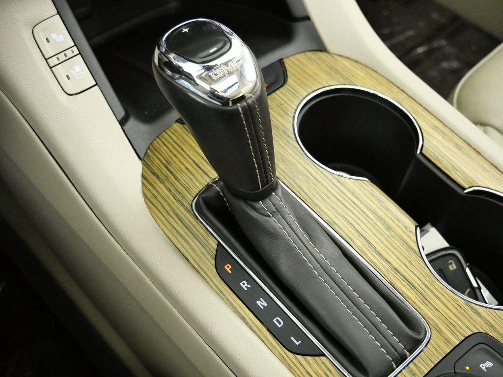 Thumbnail: 2017 GMC Acadia - 46