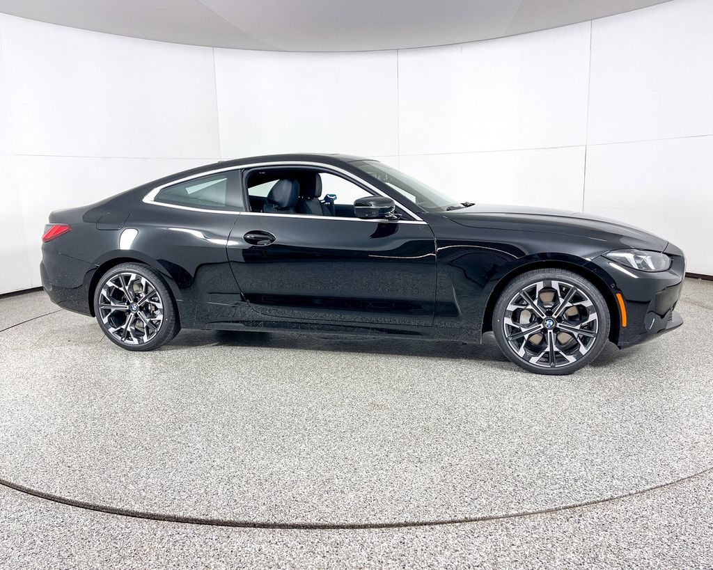 Thumbnail: 2025 BMW 4 Series - 3