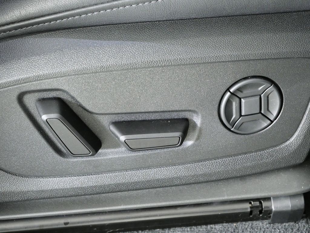 Thumbnail: 2022 Audi Q3 - 23