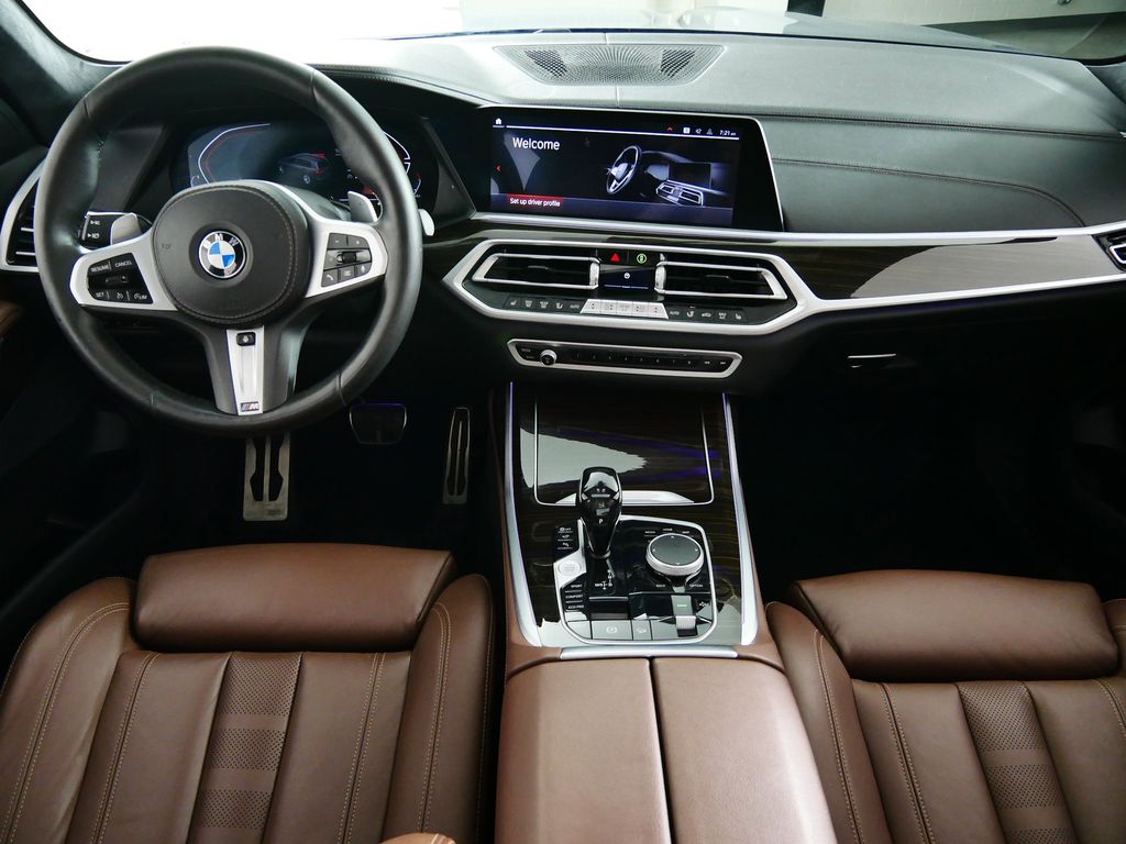 Thumbnail: 2021 BMW X7 - 7