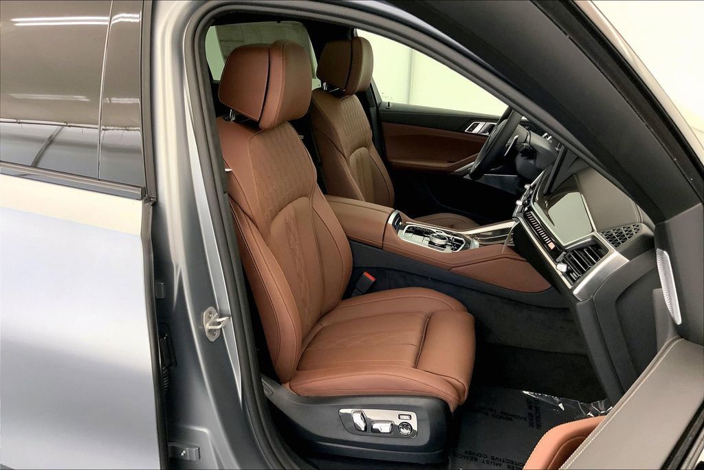 Thumbnail: 2026 BMW X6 - 14