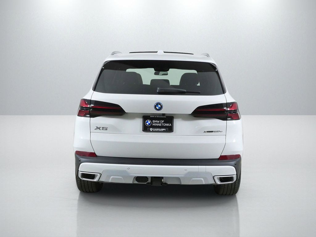 Thumbnail: 2026 BMW X5 - 10