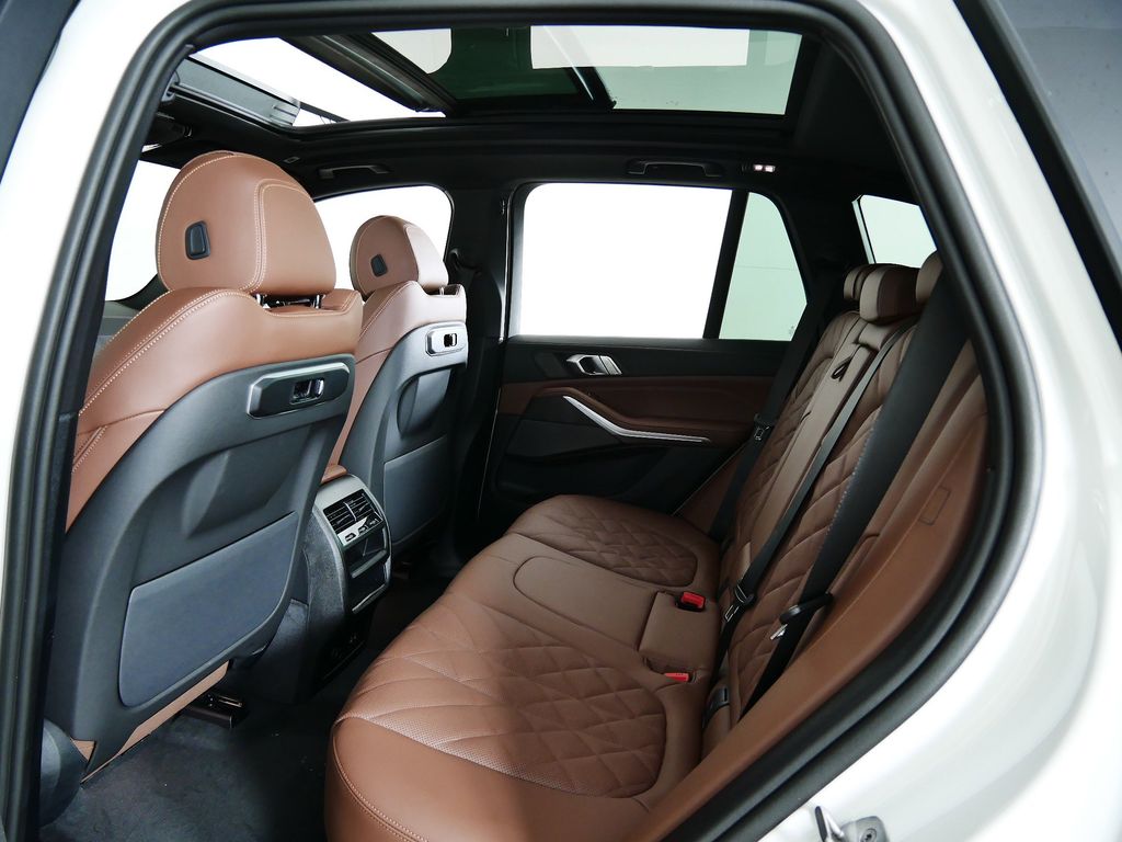 Thumbnail: 2026 BMW X5 - 28