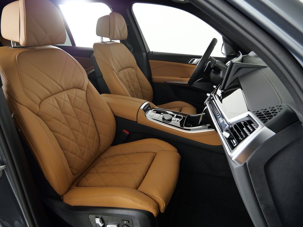 Thumbnail: 2026 BMW X5 - 21