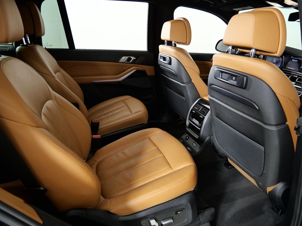 Thumbnail: 2020 BMW X7 - 26