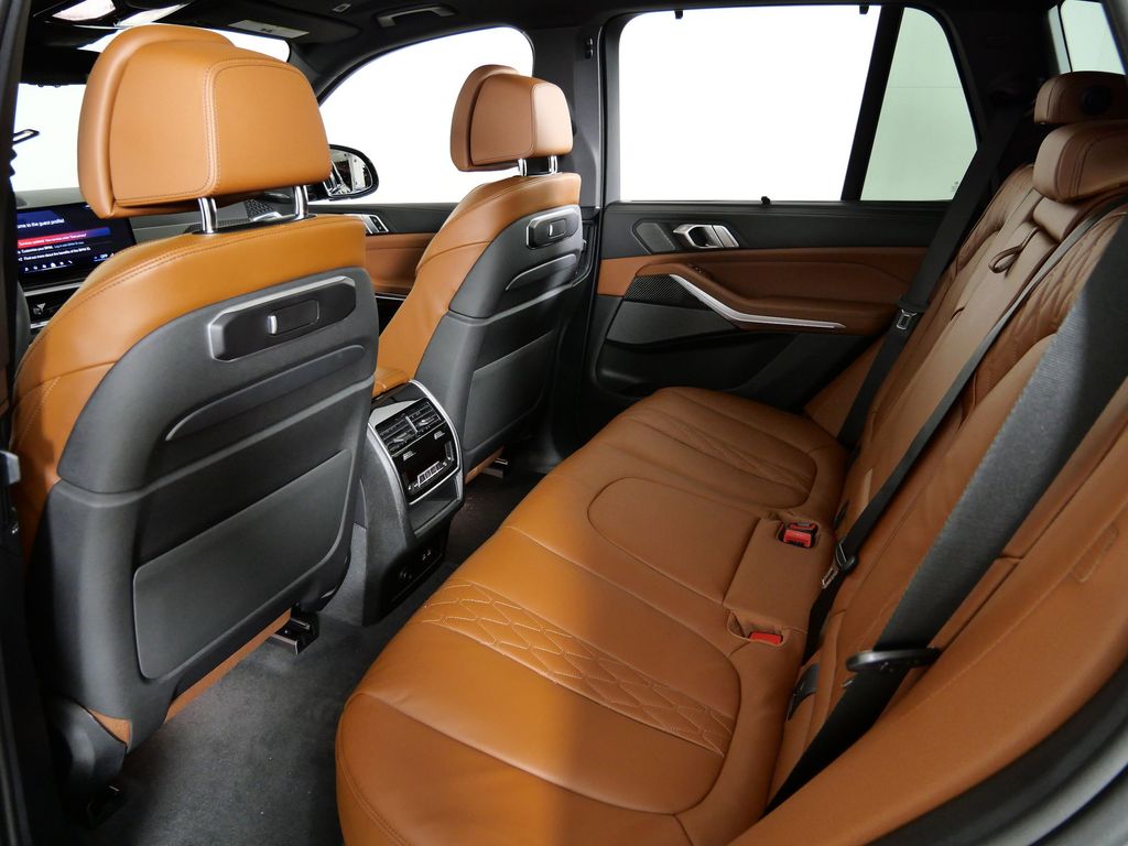 Thumbnail: 2026 BMW X5 - 32