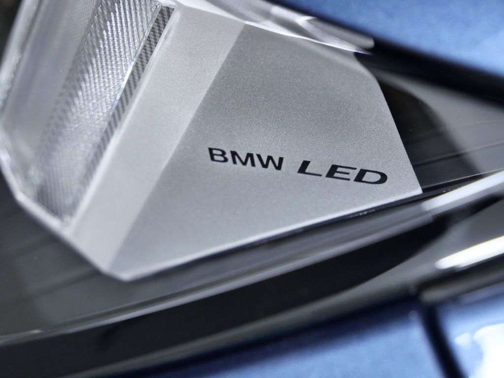 Thumbnail: 2026 BMW iX - 4