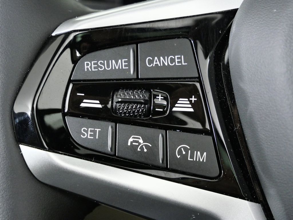 Thumbnail: 2025 BMW i4 - 45