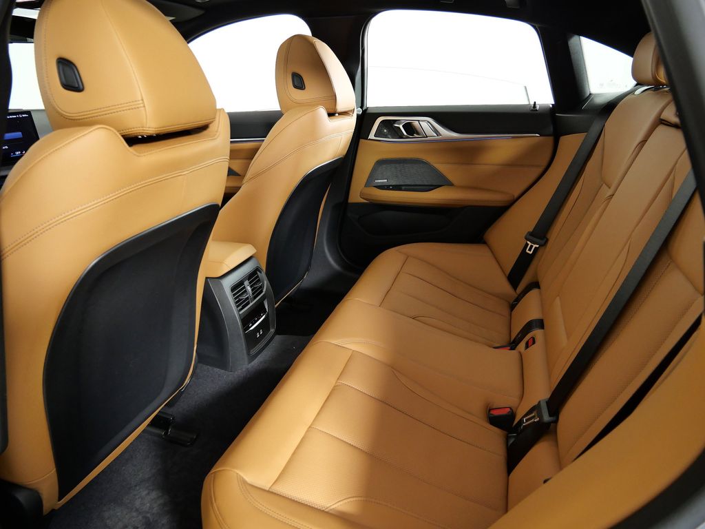 Thumbnail: 2026 BMW i4 - 30