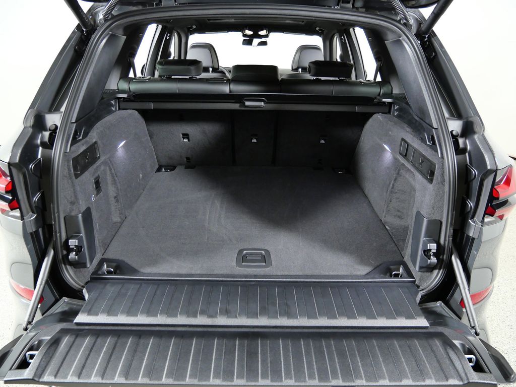 Thumbnail: 2026 BMW X5 - 28