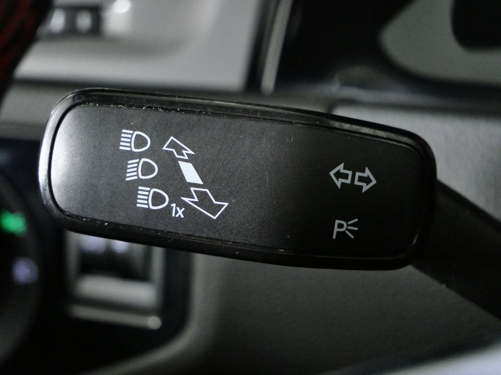 Thumbnail: 2021 Volkswagen Golf - 49