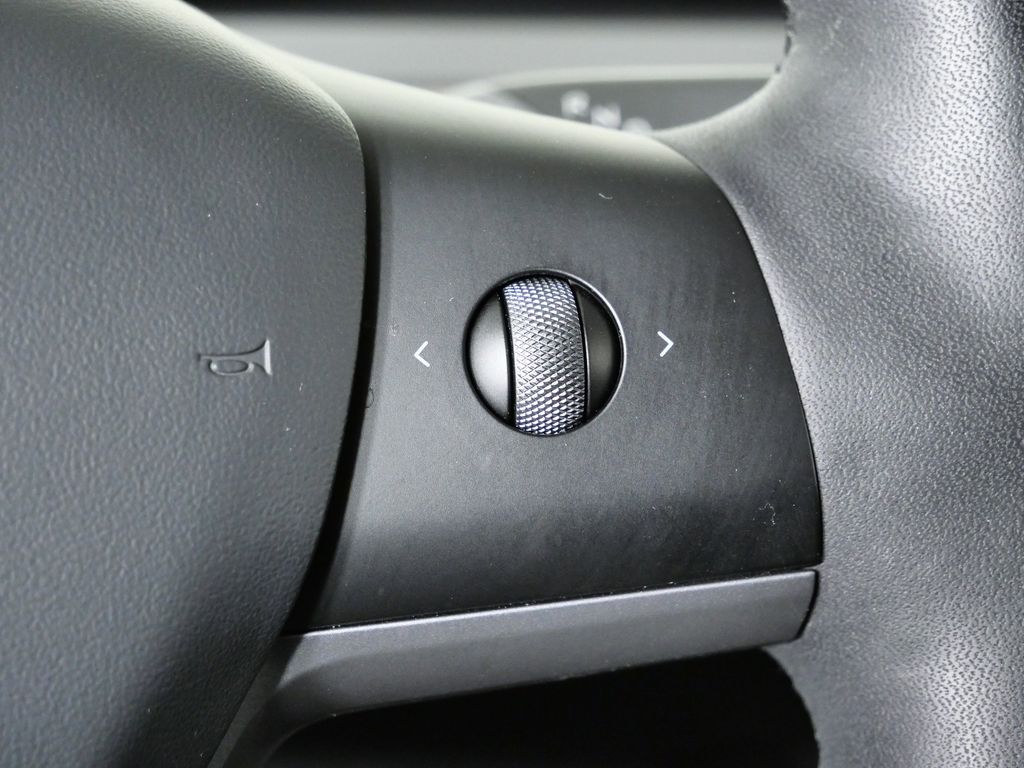 Thumbnail: 2021 Tesla Model Y - 39