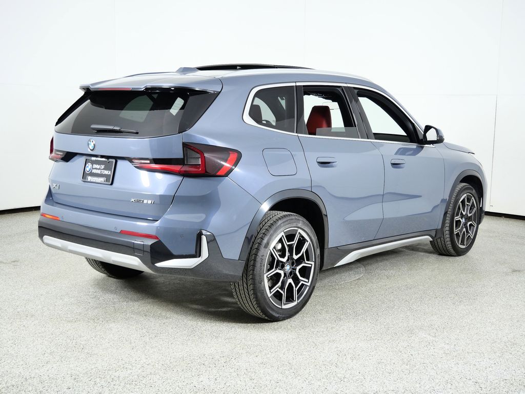 Thumbnail: 2025 BMW X1 - 11