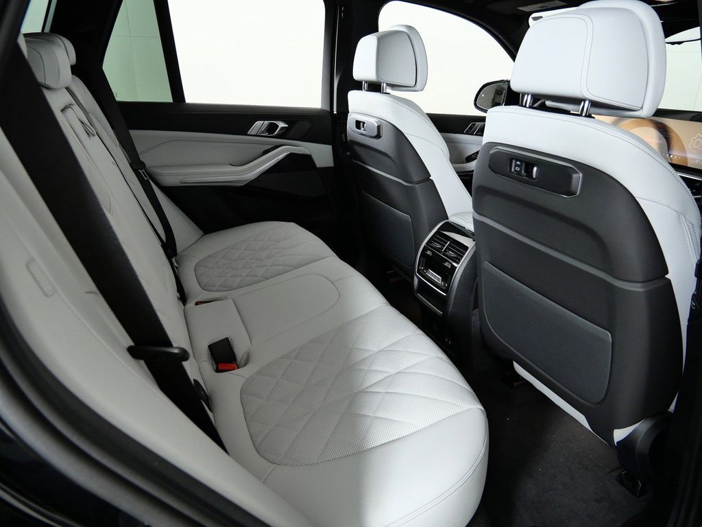Thumbnail: 2026 BMW X5 - 26