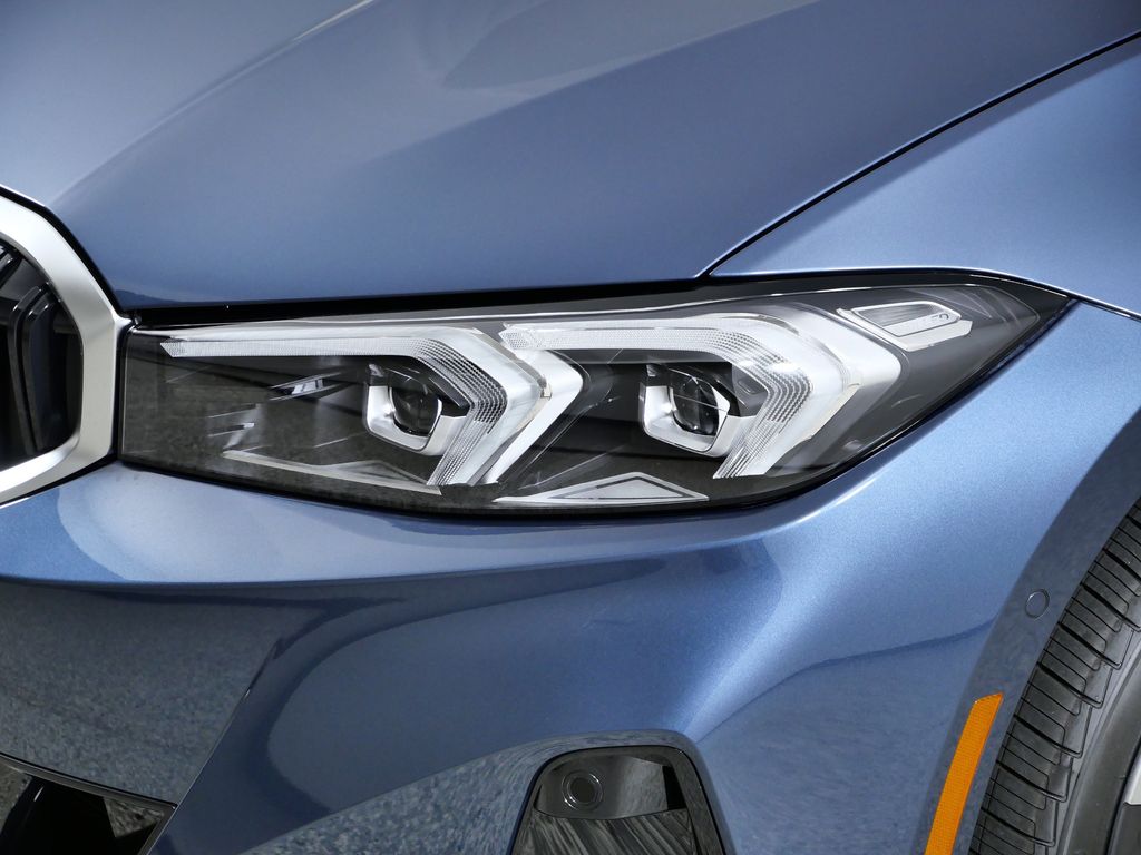 Thumbnail: 2025 BMW 3 Series - 3