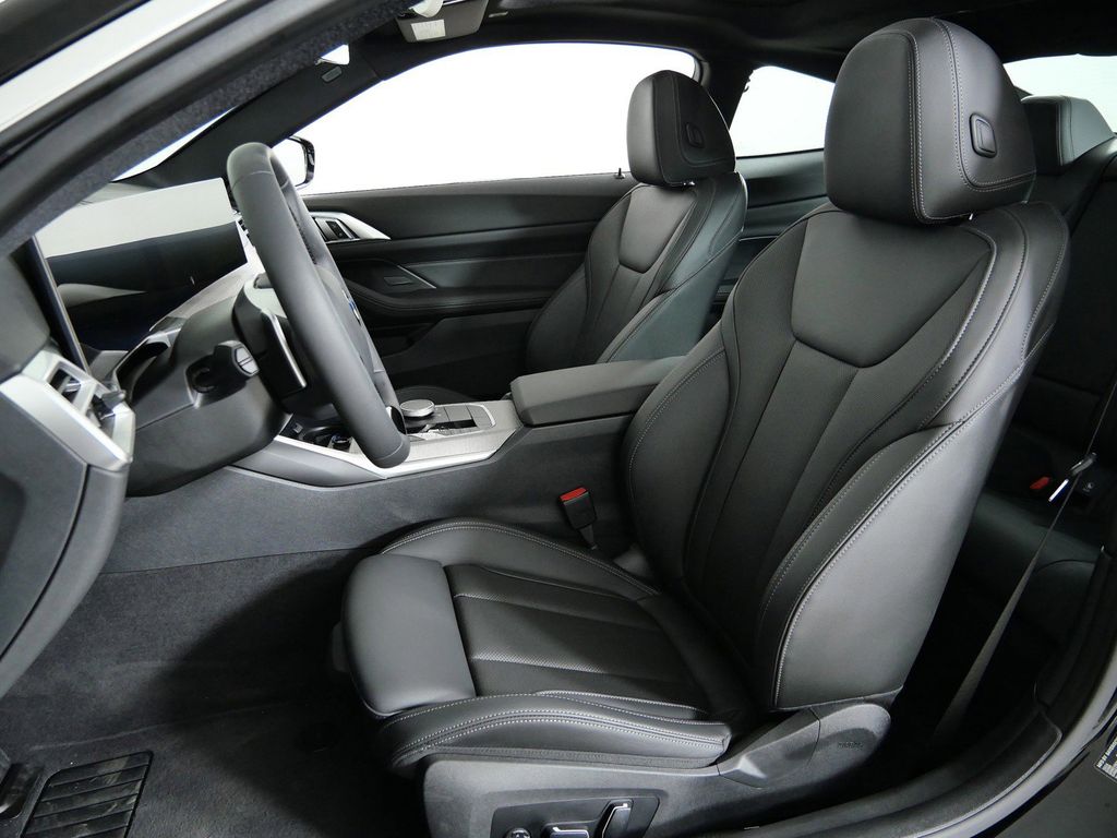 Thumbnail: 2025 BMW 4 Series - 30