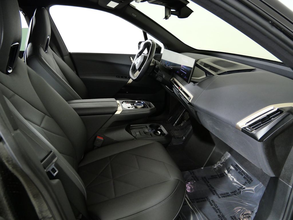 Thumbnail: 2023 BMW iX - 26