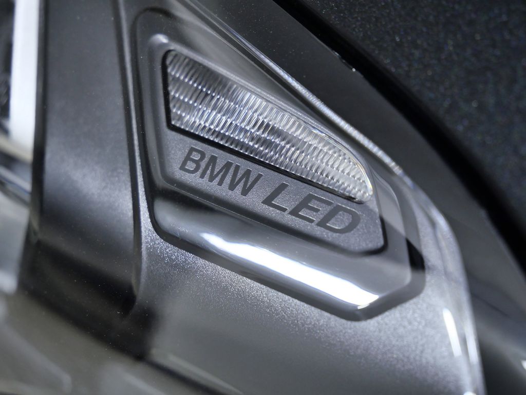 Thumbnail: 2026 BMW 3 Series - 4