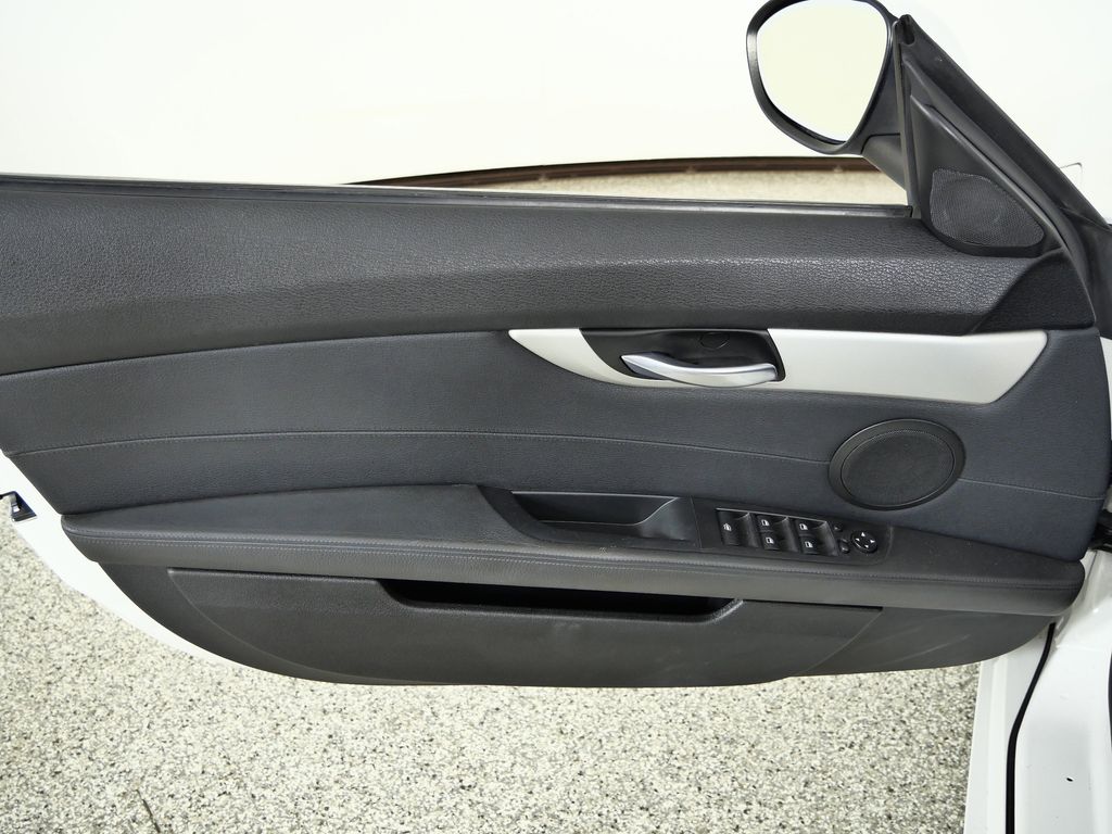 Thumbnail: 2009 BMW Z4 - 26