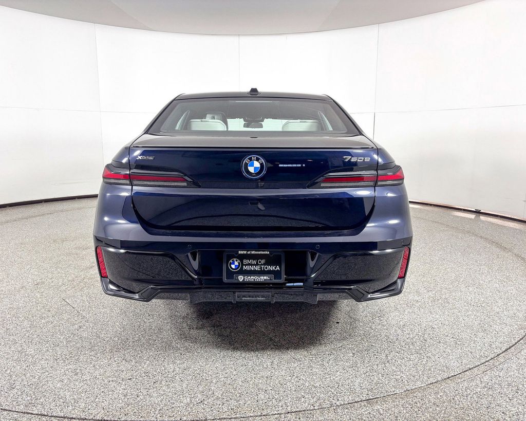Thumbnail: 2025 BMW 7 Series - 12