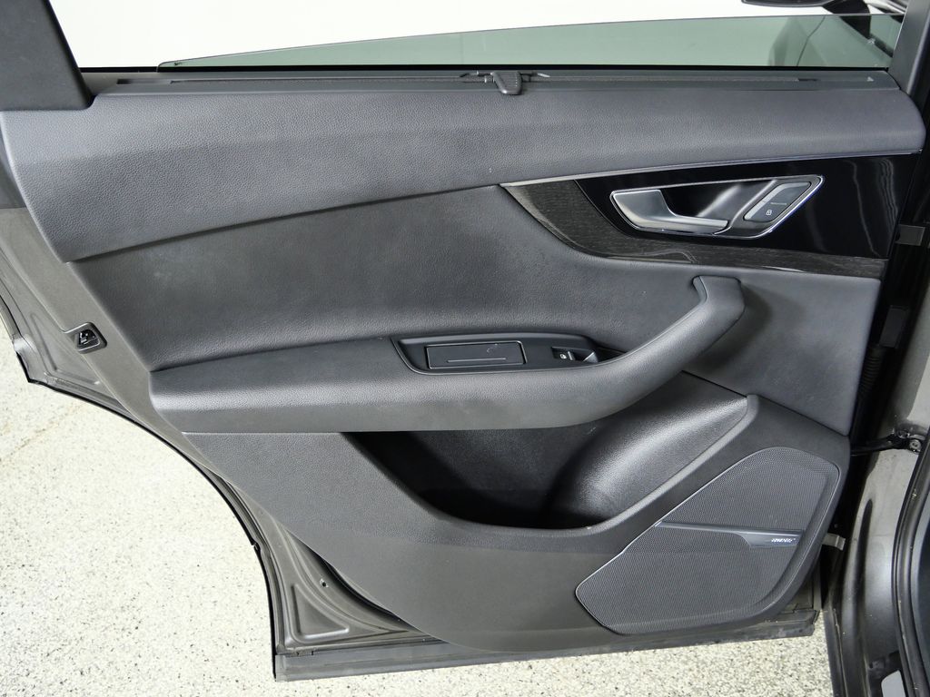 Thumbnail: 2019 Audi Q7 - 30