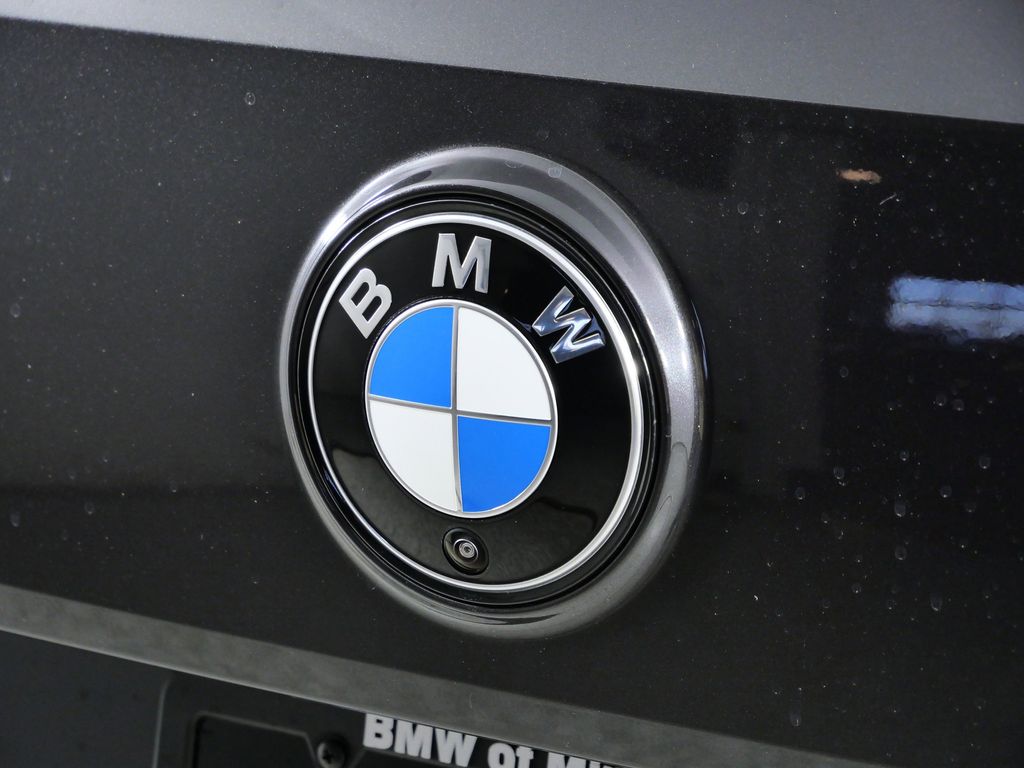 Thumbnail: 2026 BMW iX - 11