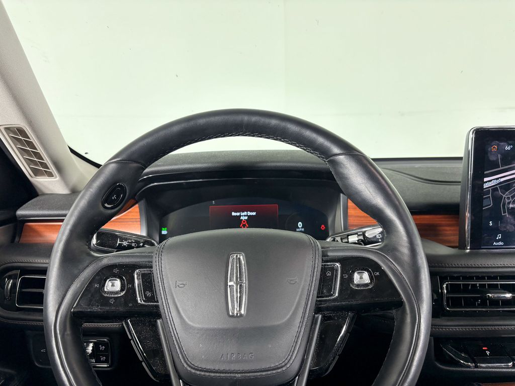 Thumbnail: 2020 Lincoln Aviator - 8