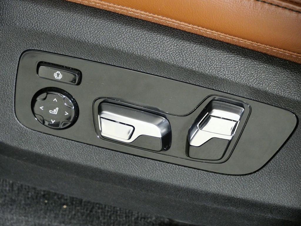 Thumbnail: 2025 BMW X7 - 40