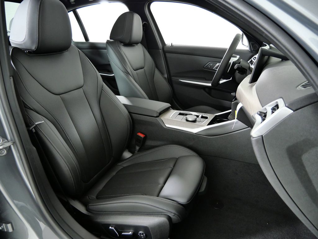 Thumbnail: 2026 BMW 3 Series - 21