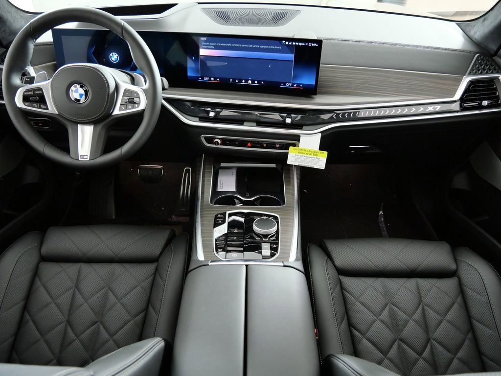 Thumbnail: 2026 BMW X7 - 7