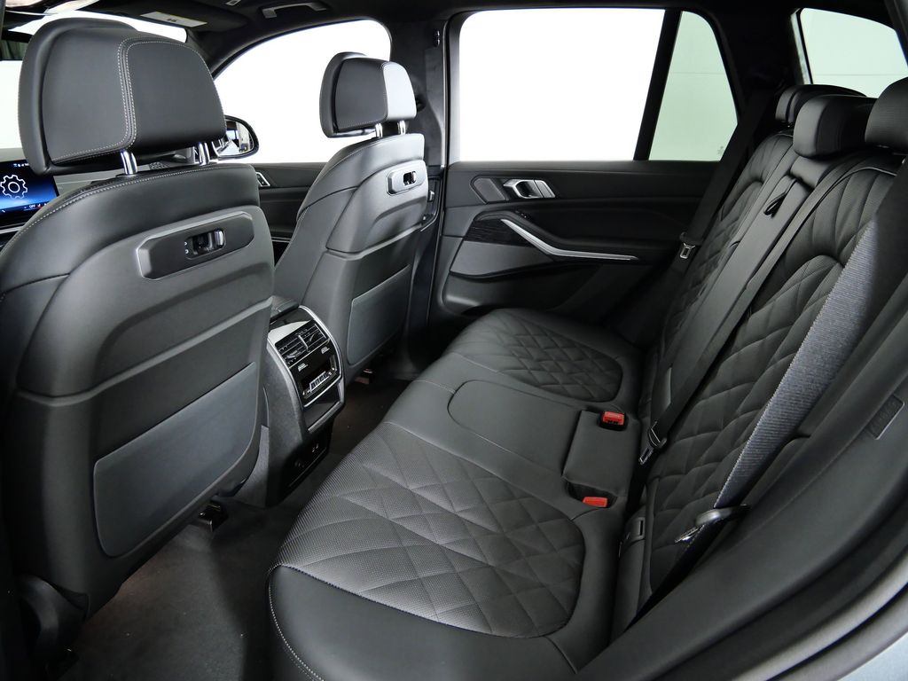 Thumbnail: 2026 BMW X5 - 32