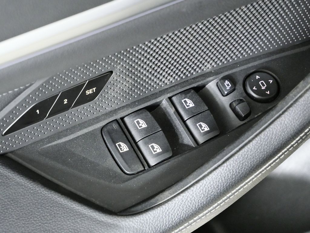 Thumbnail: 2023 BMW 4 Series - 36