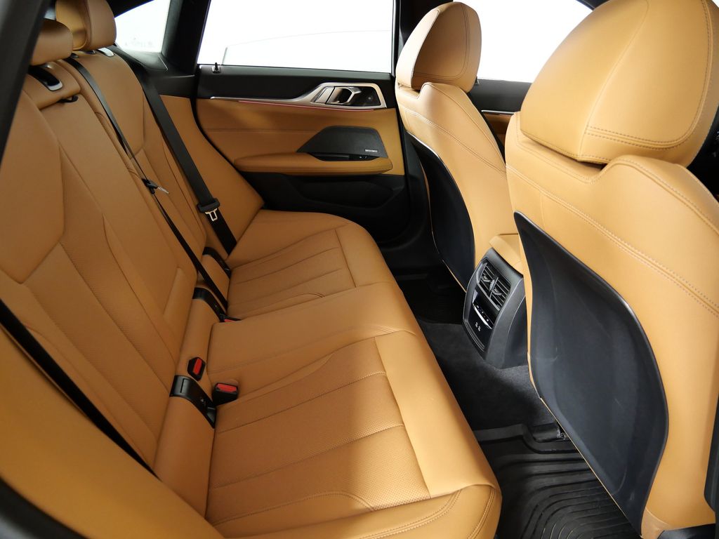 Thumbnail: 2025 BMW i4 - 30