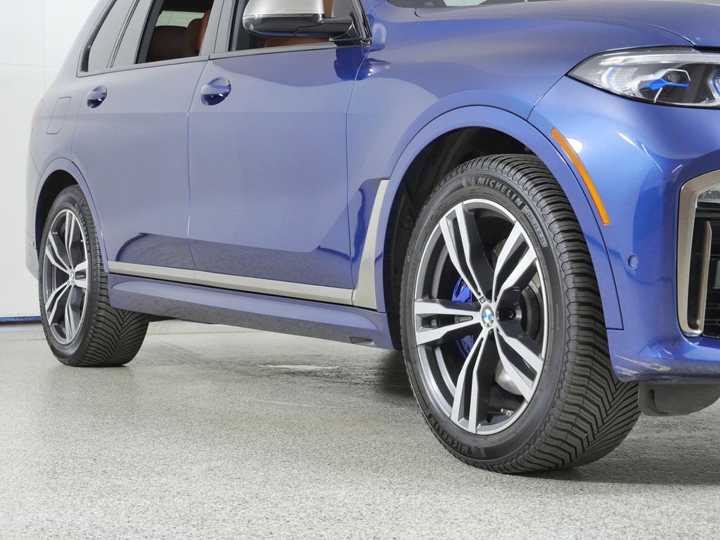 Thumbnail: 2021 BMW X7 - 7