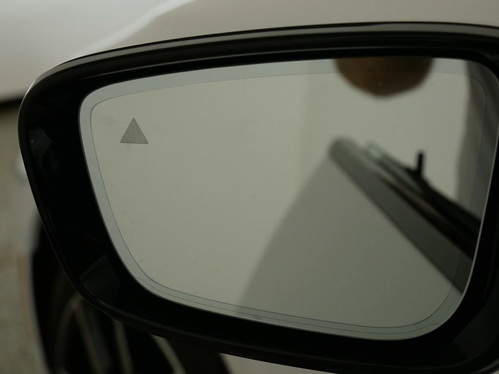 Thumbnail: 2025 BMW i4 - 37