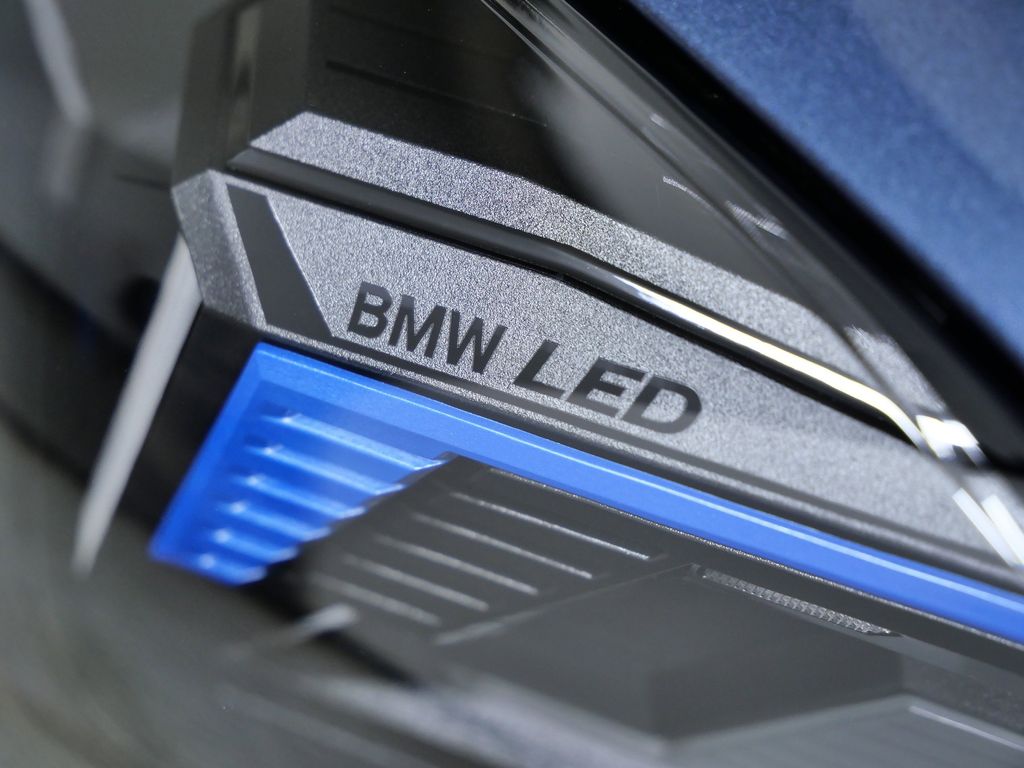 Thumbnail: 2026 BMW 4 Series - 4