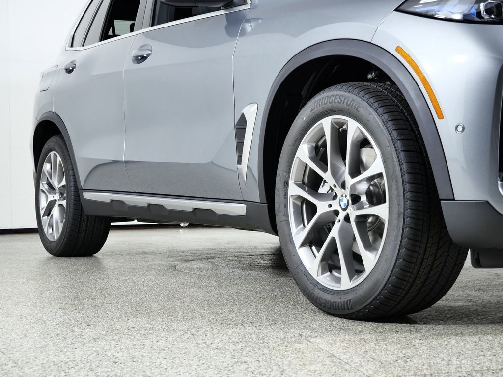 Thumbnail: 2026 BMW X5 - 8