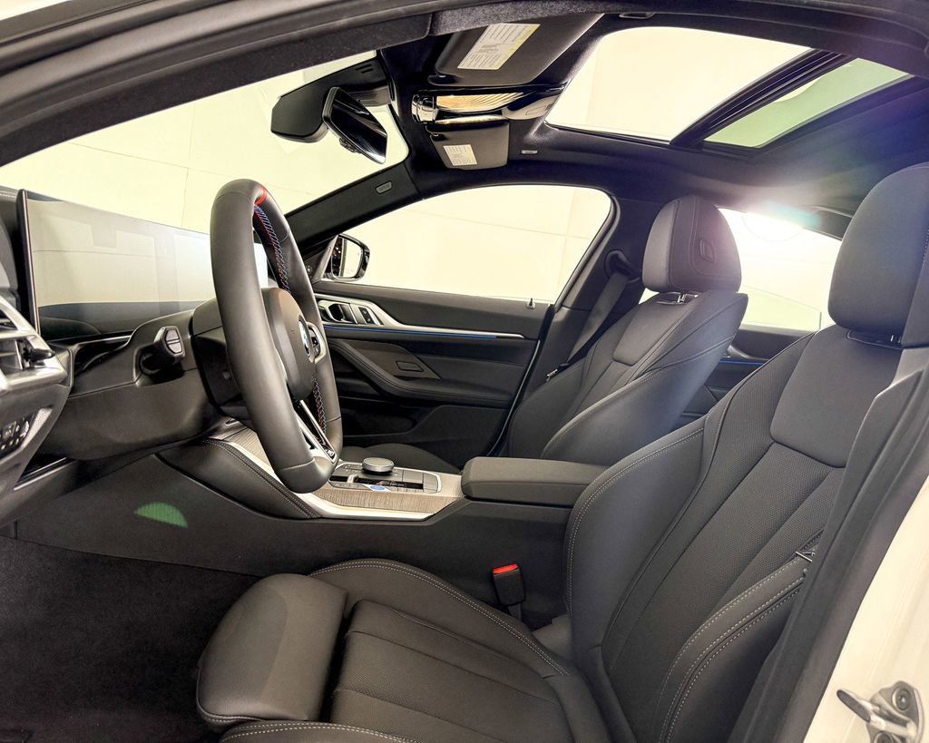 Thumbnail: 2025 BMW i4 - 35