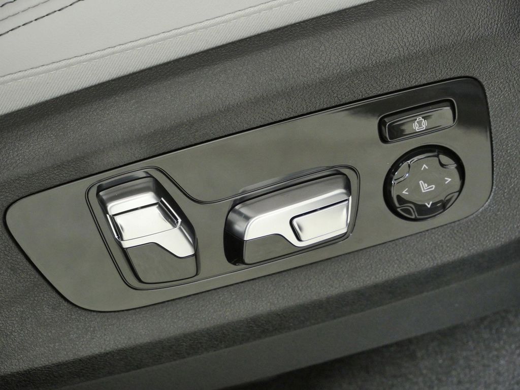 Thumbnail: 2026 BMW X5 - 22