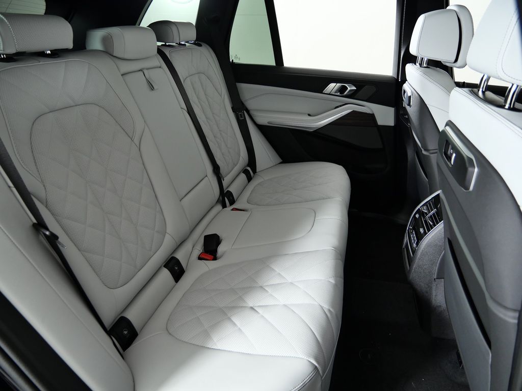 Thumbnail: 2026 BMW X5 - 27